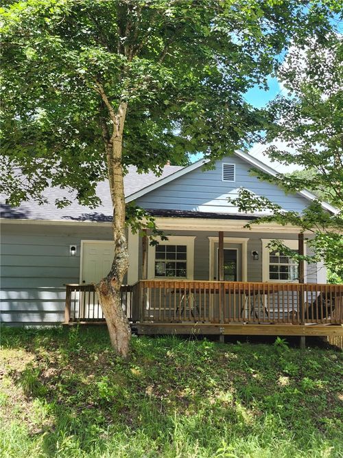 2 Fuller St, Eureka Springs, AR, 72632-8944 | Card Image