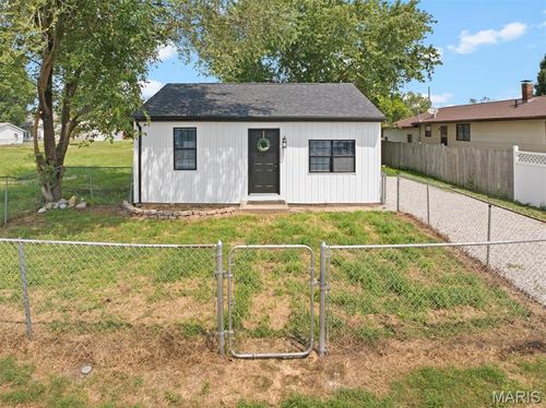 1733 Wayne Lanter Ave, Madison, IL, 62060-1536 | Card Image