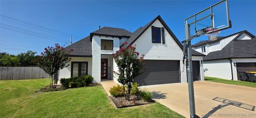 320 W 130th Place S, Jenks, OK, 74037 | Card Image