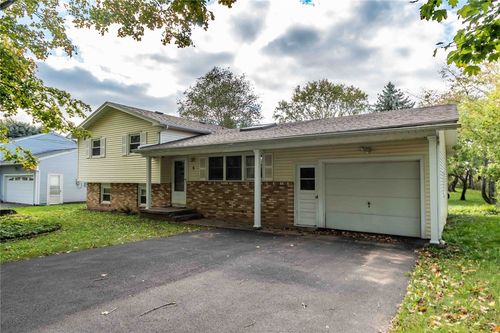 5 Adeane Dr W, Gates, NY, 14624-1331 | Card Image