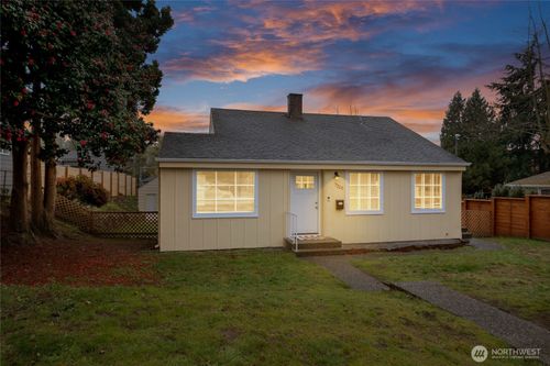 7223 S 120th St, Seattle, WA, 98178-3718 | Card Image
