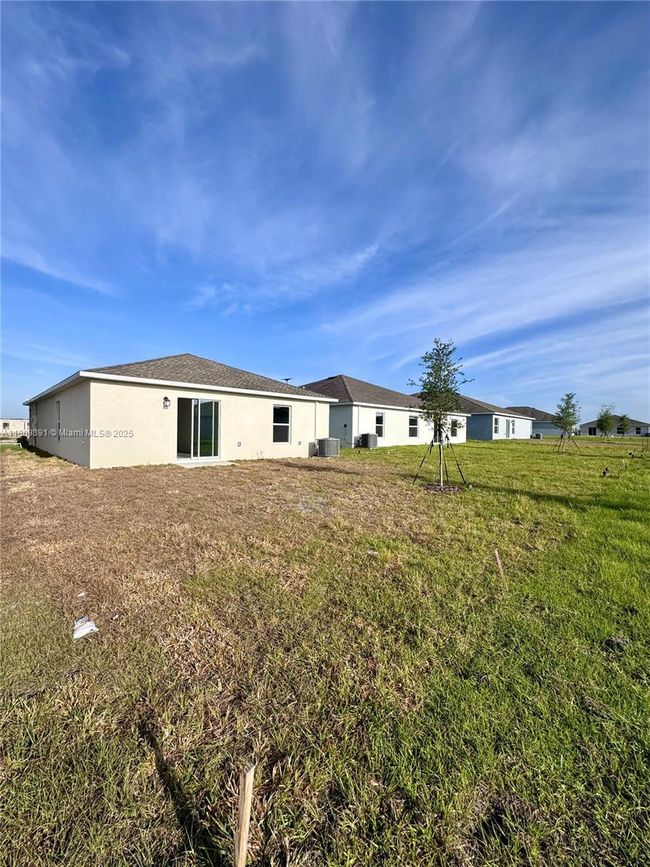 2021 Old Eagle Lake Winter Haven Rd, House other with 3 bedrooms, 2 bathrooms and null parking in Eagle Lake FL | Image 8