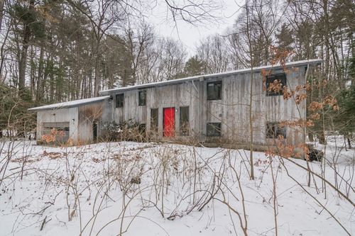 11 Overlook Dr, Amherst, MA, 01002-1247 | Card Image