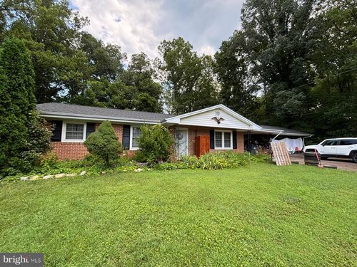 104 Tahoe Dr, Bassett, VA, 24055-5806 | Card Image