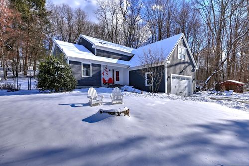 18 Glen Road, Newtown, CT, 06482 | Card Image