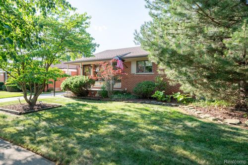3258 Ward St, Trenton, MI, 48183-3435 | Card Image