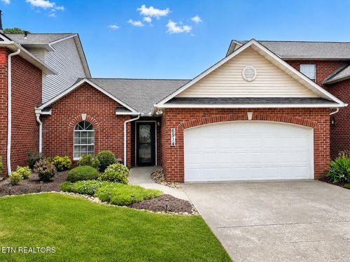 6914 Pemmbrooke Shire Ln, Knoxville, TN, 37909-1287 | Card Image