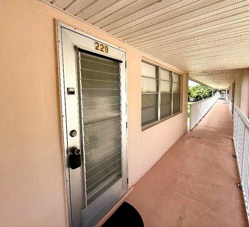 229 Dorchester J, West Palm Beach, FL, 33417-1459 | Card Image