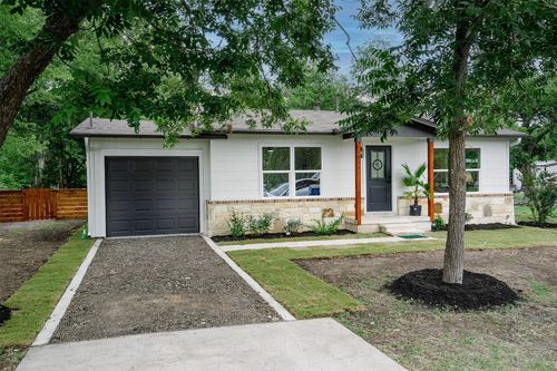 806 Edmond St, Taylor, TX, 76574-2248 | Card Image