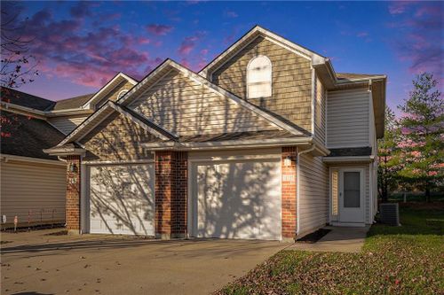 911 Sw Peach Tree Lane, Blue Springs, MO, 64064 | Card Image