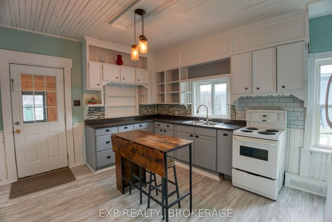 10933 Road 38, House other with 3 bedrooms, 1 bathrooms and 4 parking in Parham ON | Image 4