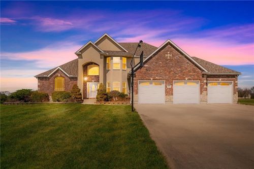 24611 Woodland Cir, Lees Summit, MO, 64086-9583 | Card Image
