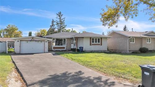 51 Hiddleston Cres, Winnipeg, MB, R2P0T3 | Card Image