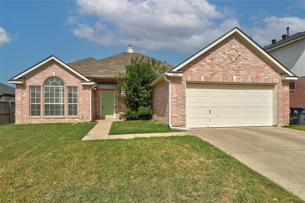Kittery Ln, Arlington, TX 76002