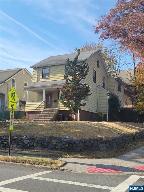 381 Terrace Ave, Hasbrouck Heights, NJ, 07604-2029 | Card Image