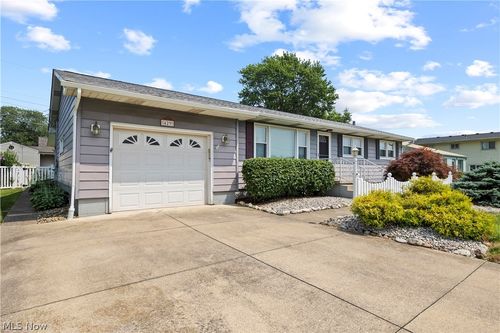 429 Morton Rd, Vermilion, OH, 44089-2138 | Card Image