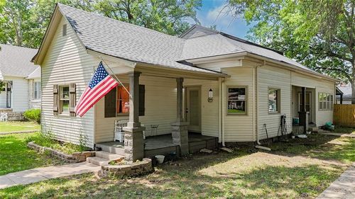300 Brown Ave, Osawatomie, KS, 66064-1318 | Card Image