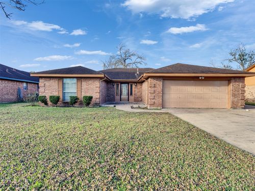55 Sweetgum Ct, Lake Jackson, TX, 77566-5718 | Card Image