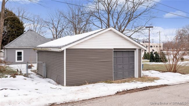 127 New Albany St, Home with 3 bedrooms, 2 bathrooms and null parking in Sellersburg IN | Image 8