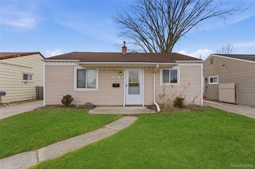 28327 Rosemont St, Roseville, MI, 48066-2437 | Card Image