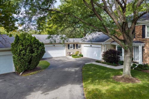 18 The Court Of Greenway, Northbrook, IL, 60062-3204 | Card Image