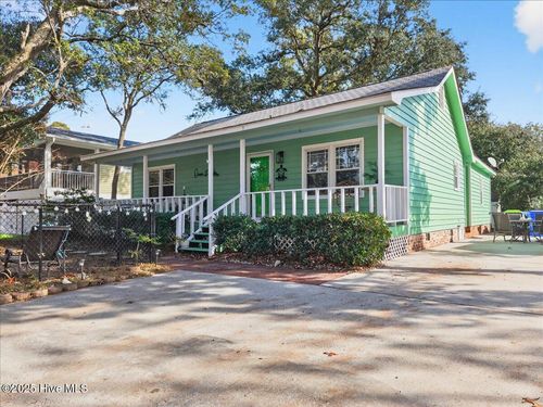 314 Ne 39th St, Oak Island, NC, 28465-5641 | Card Image