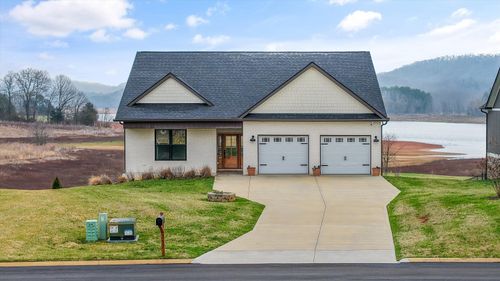 217 Masters Ln, Bean Station, TN, 37708-1425 | Card Image