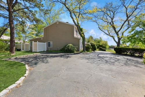 291 E Woodside Ave, East Patchogue, NY, 11772-4644 | Card Image