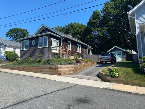 24 Burdick Ave, Newport, RI, 02840-1709 | Card Image