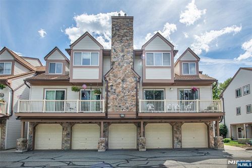 117 Woods Edge Dr, Succasunna, NJ, 07876-1278 | Card Image