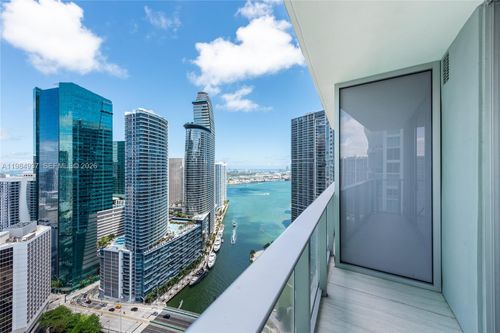 4004-77 Se 5th Street, Miami, FL, 33131 | Card Image