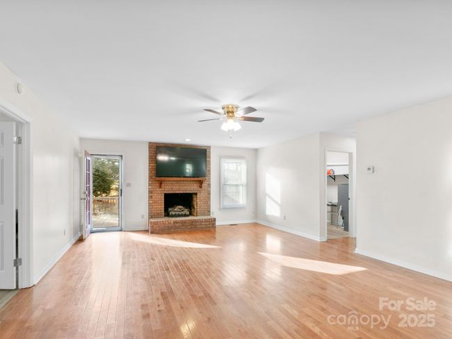 10 Shawn Dr, House other with 3 bedrooms, 2 bathrooms and null parking in Etowah NC | Image 7