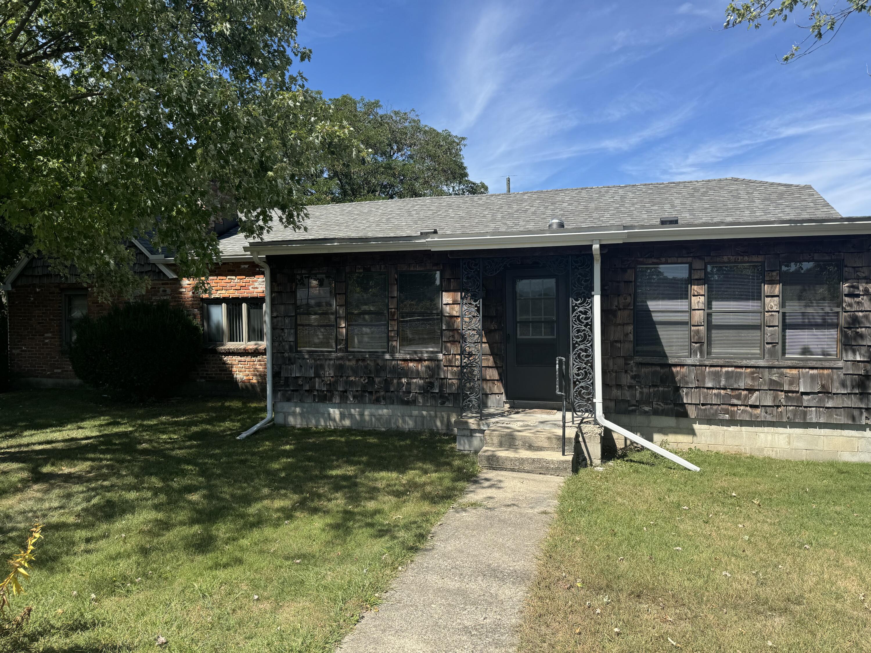 Skinner Ln, Springfield, OH 45504