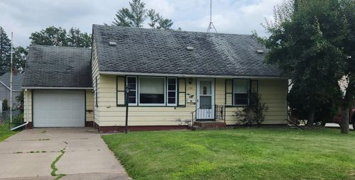 320 Grove St N, Mora, MN, 55051-1032 | Card Image