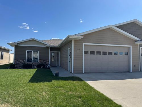 1702 Miller Ln, ABERDEEN, SD, 57401-5693 | Card Image
