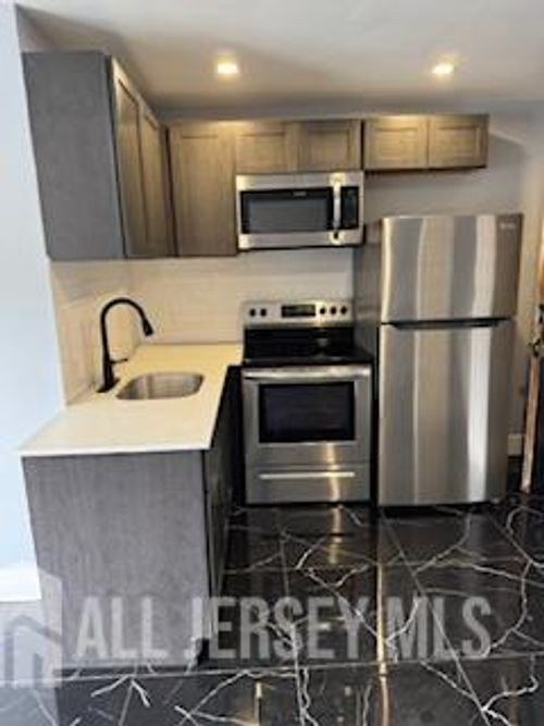 apt-c3-336 E Westfield Ave, Roselle Park, NJ, 07204-2341 | Card Image