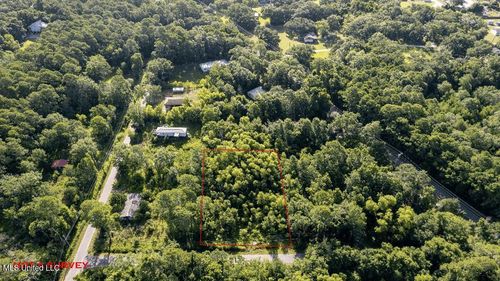 1920 S 11th St, Ocean Springs, MS, 39564-9616 | Card Image