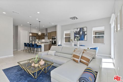 551 Daniel Freeman Cir, Inglewood, CA, 90301-4147 | Card Image