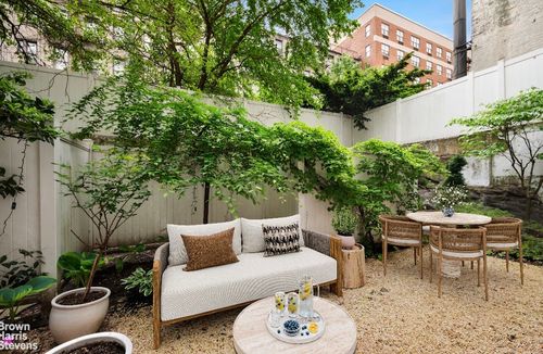 101-517 W 46th St, New York, NY, 10036-2437 | Card Image