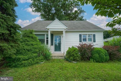 794 Lancaster Ave, ENOLA, PA, 17025-2638 | Card Image
