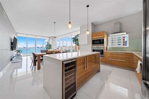 apt-710-2020 N Bayshore Dr, Miami, FL, 33137-5160 | Card Image