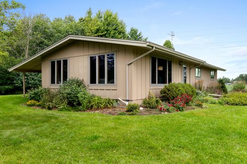 4136 Broadway Rd, Sheboygan Falls, WI, 53085-2803 | Card Image