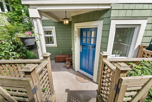 357 W 11th Ave, Vancouver, BC, V5Y1T3 | Card Image