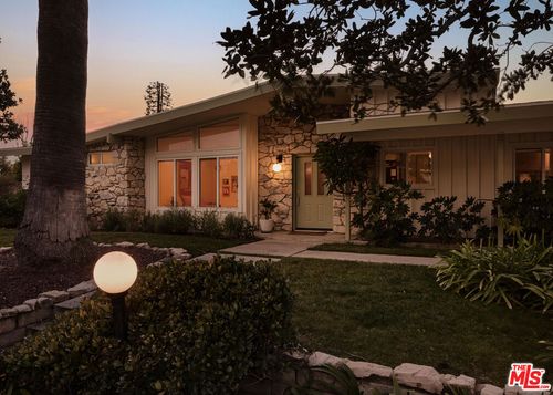 6001 Manton Ave, Woodland Hills, CA, 91367-1332 | Card Image