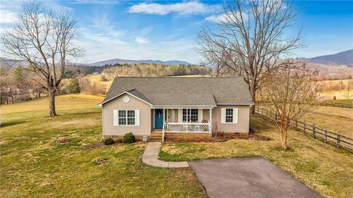 155 Jays Meadow Ln, Purlear, NC, 28665-8900 | Card Image