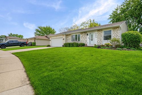 985 Brower Dr, Roselle, IL, 60172-1707 | Card Image