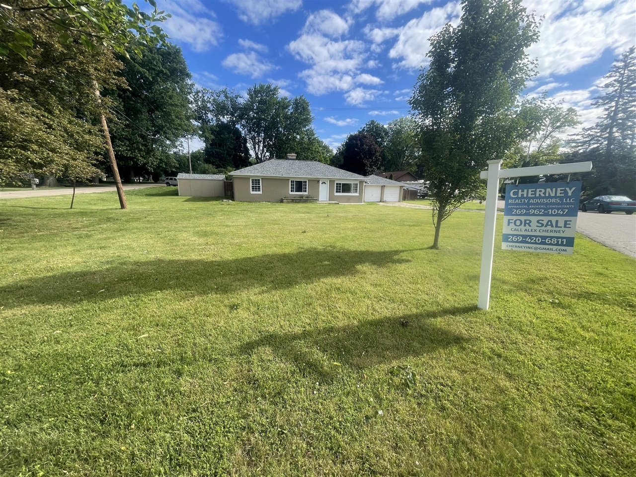 Lakeshore Dr, Battle Creek, MI 49015