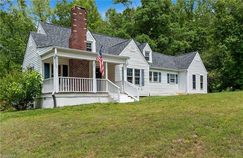 2226 Nc 268, Pilot Mountain, NC, 27041 | Card Image