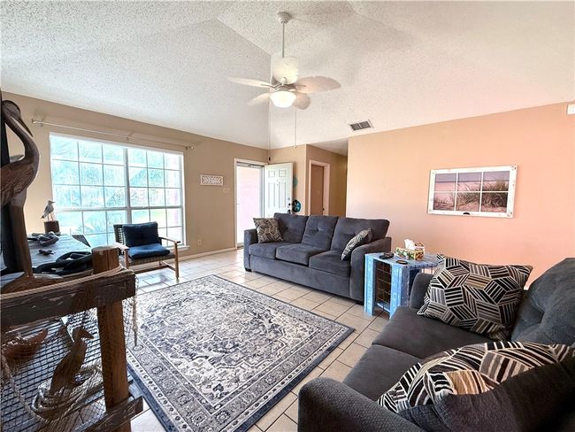 2303 Naples Dr, Townhouse with 3 bedrooms, 2 bathrooms and null parking in Ingleside TX | Image 5