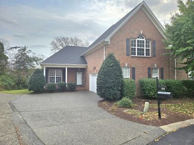 125 Belmont Cir, Home with 3 bedrooms, 2 bathrooms and 2 parking in Hendersonville TN | Image 1